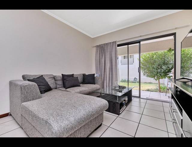1 BEDROOM PROPERTY TO RENT IN LONEHILL